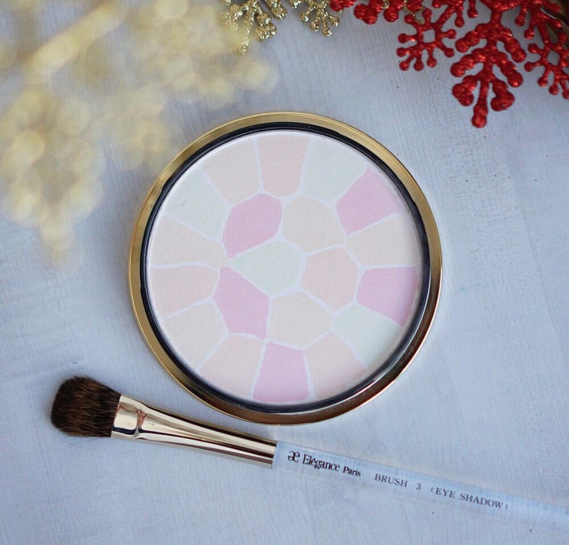 蜜粉和散粉不一样吗,蜜粉散粉粉饼的区别和使用