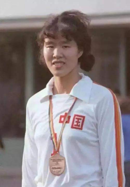 郎平成长的故事：与排球从小结缘，终成中国女排最伟大的教练员