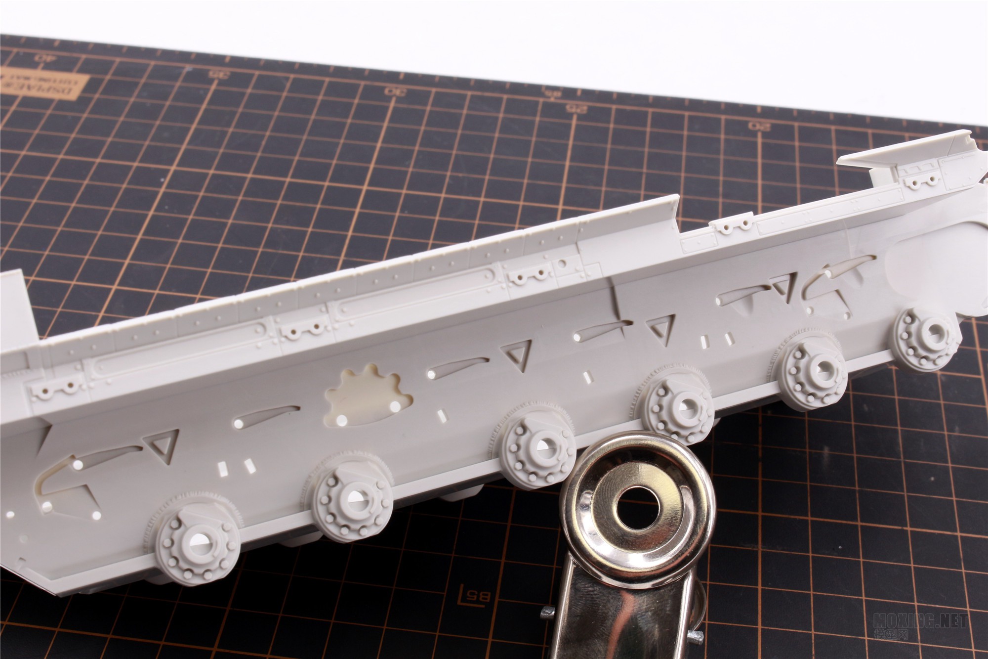 MENG,SS-018-1/35以色列“雌虎”重型装甲运输车-简介与开盒