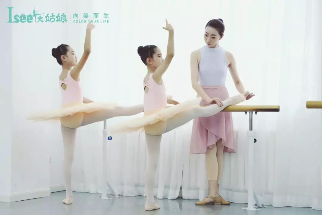 isee灰姑娘叫什么,isee灰姑娘现场