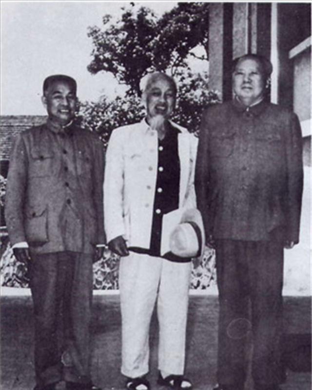 1965年胡志明秘密访华，提出了3个目的，毛主席：第二点不能接受