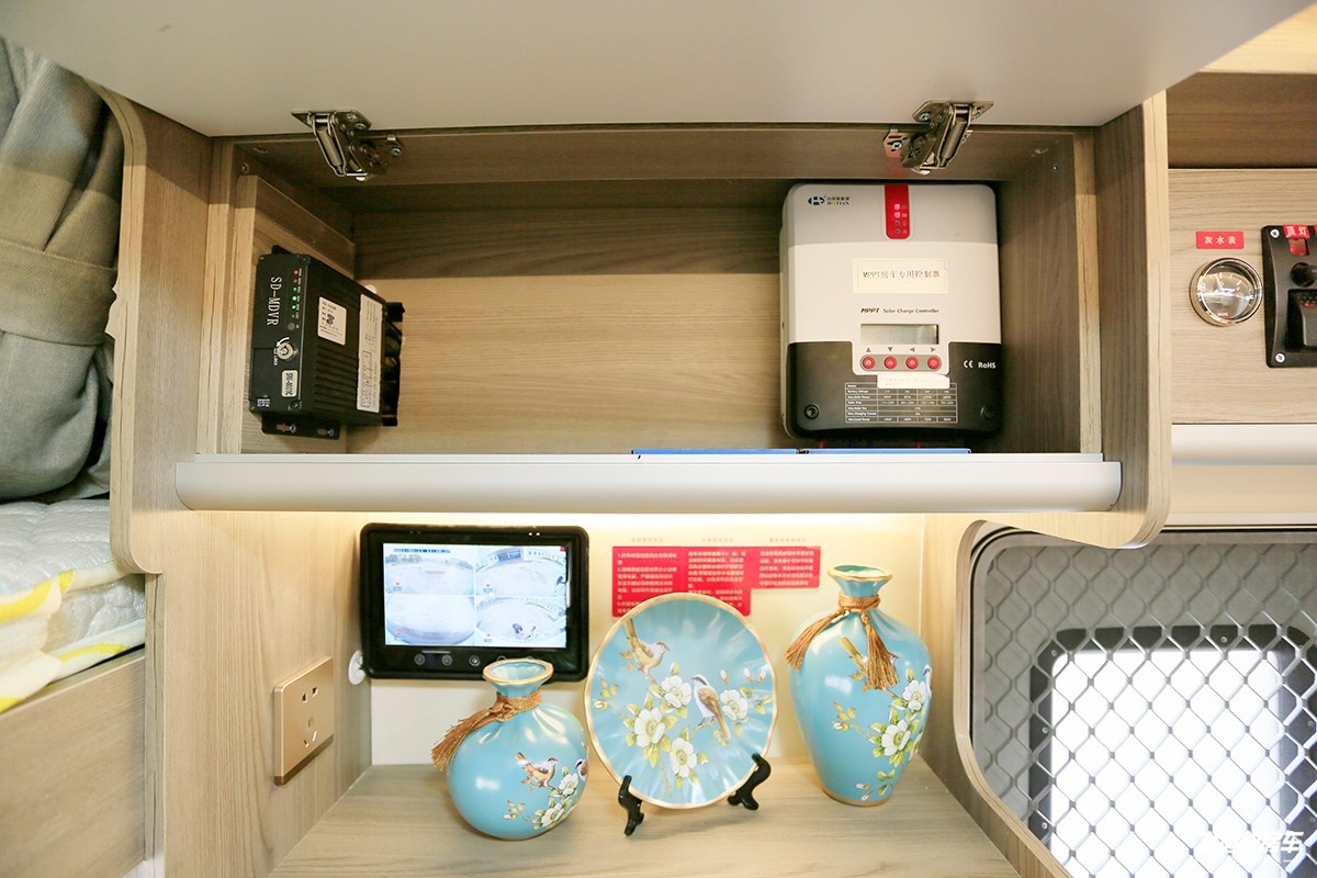 新飞轻卡h300房车价格是多少,新飞轻卡房车h300驾驶感受