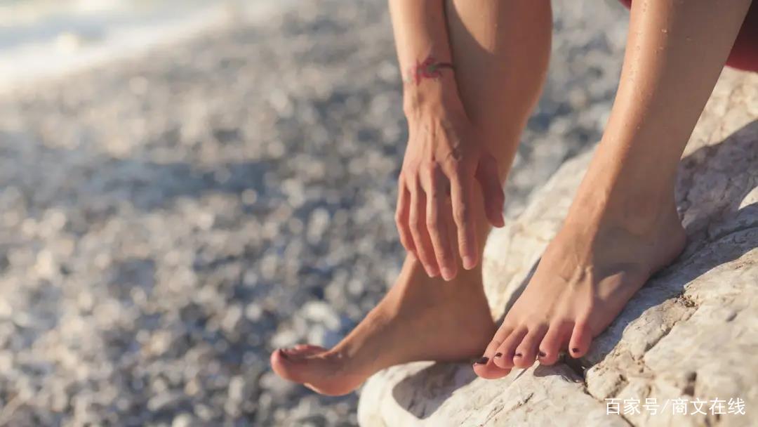 足部干裂怎么防护,足部干裂用什么药膏