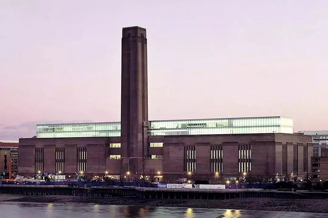 摇滚、坎普、Kaws：狂野又优雅的七月看展指南