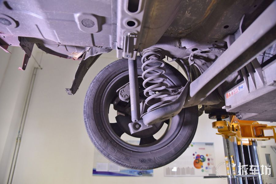 小鹏g3前后防撞梁拆解分析,小鹏g3i深度测评拆解