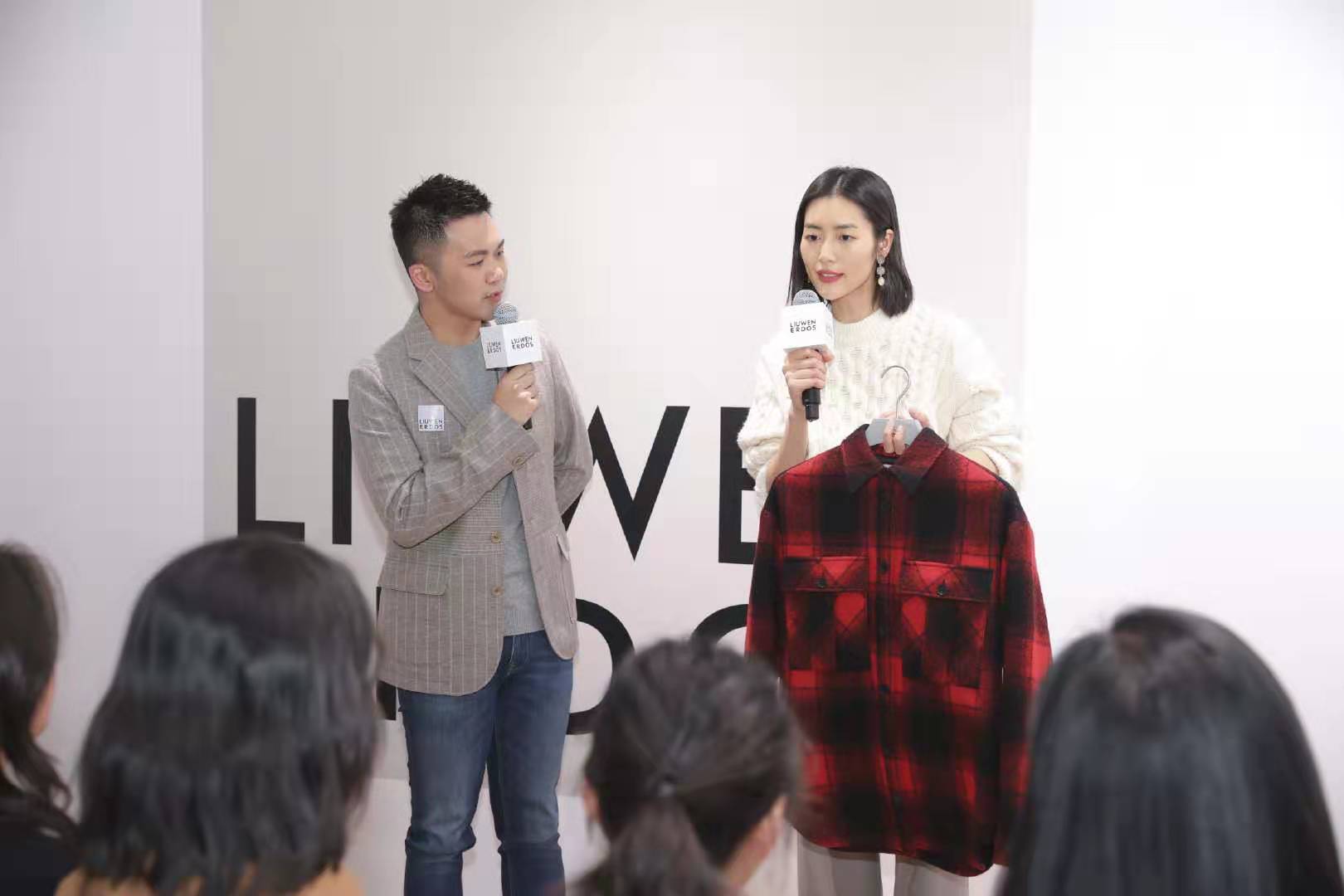 刘雯不愧是维密超模,刘雯风格百变衣服驾驭到登峰造极