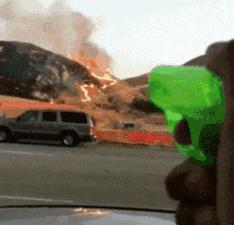 高铁上一位阿姨,高铁40岁老阿姨踢我怎么办