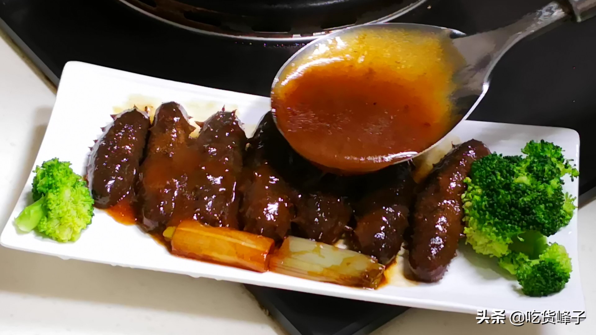 经典葱烧海参的家常做法,葱烧海参怎么做又脆又硬