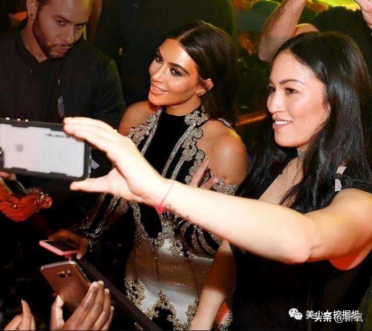 婚内出轨还能让女儿靠前夫名气进名媛圈，卡戴珊的妈现实版甄嬛