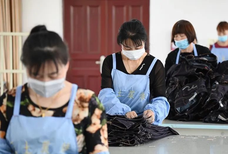 服装厂工人为什么不稳定,服装厂工资高的原因