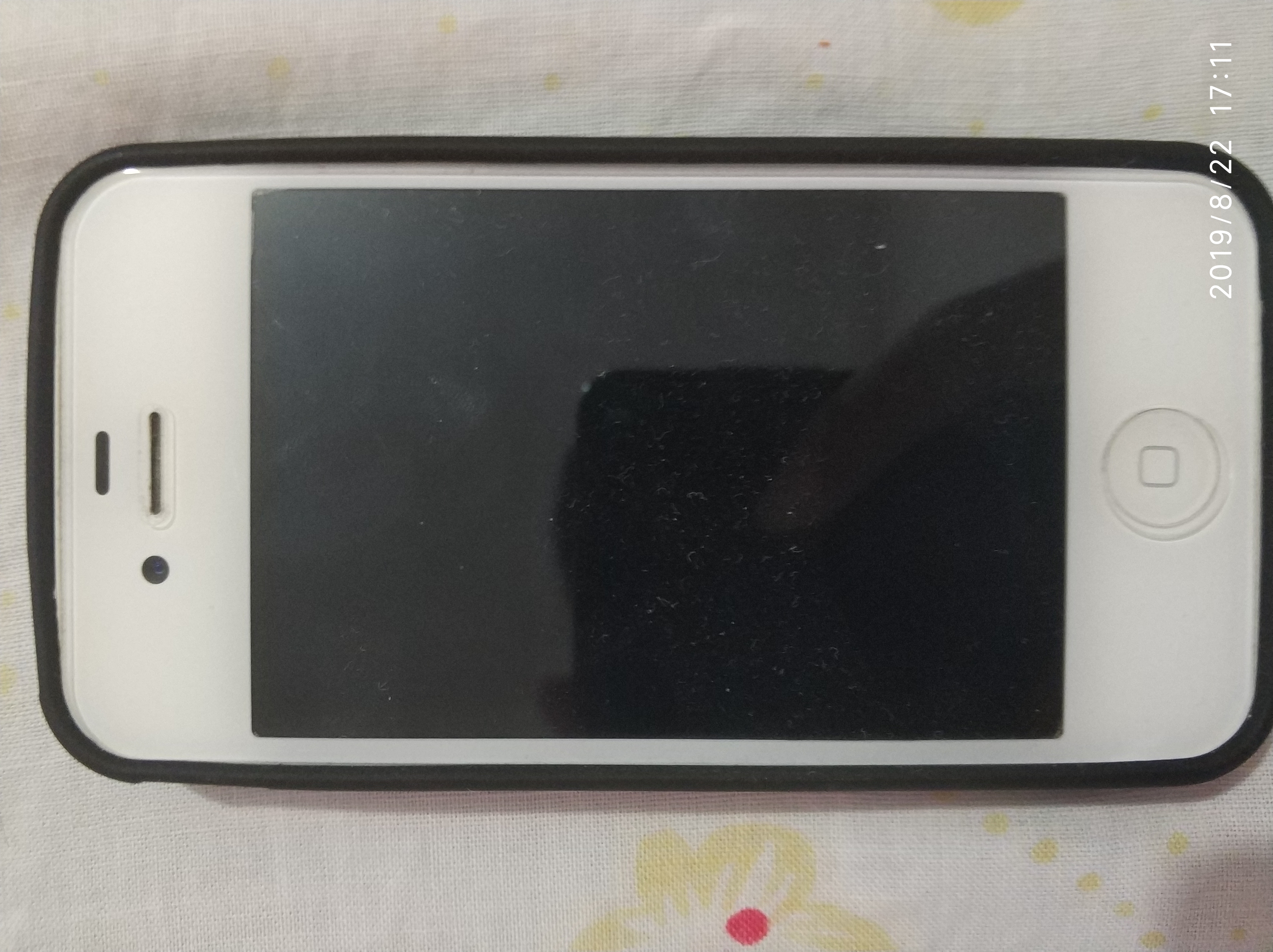 用了8年的iphone4s,用了十年的iphone4s