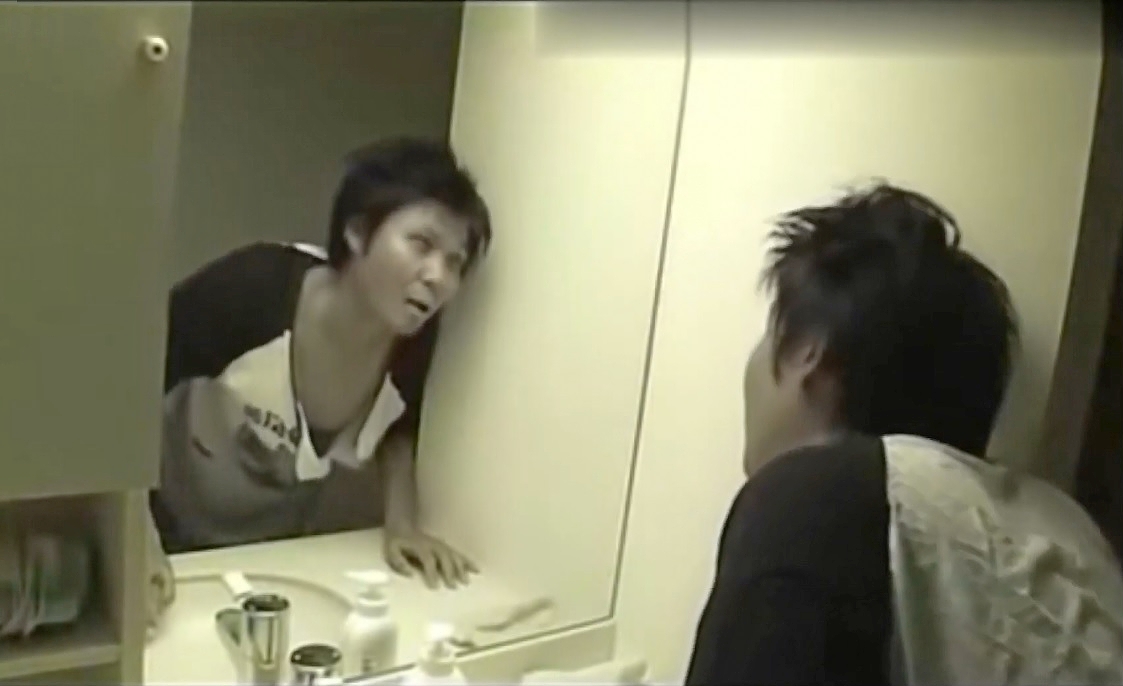 详细说一下连续30天对镜子说你是谁结果发生怪异事件的看法