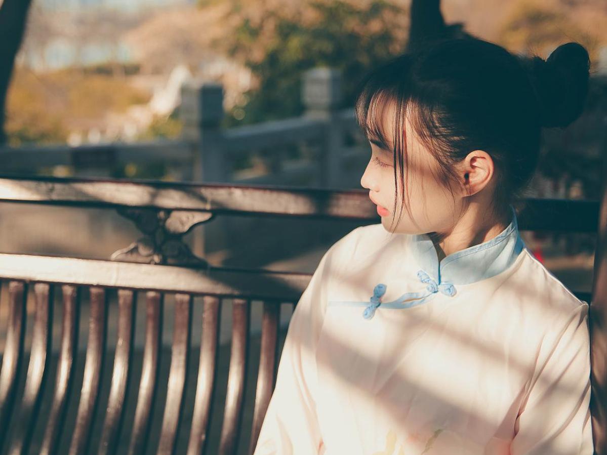 真正爱一个人不会一昧的索取,爱一个人不需要你做出多大的举动