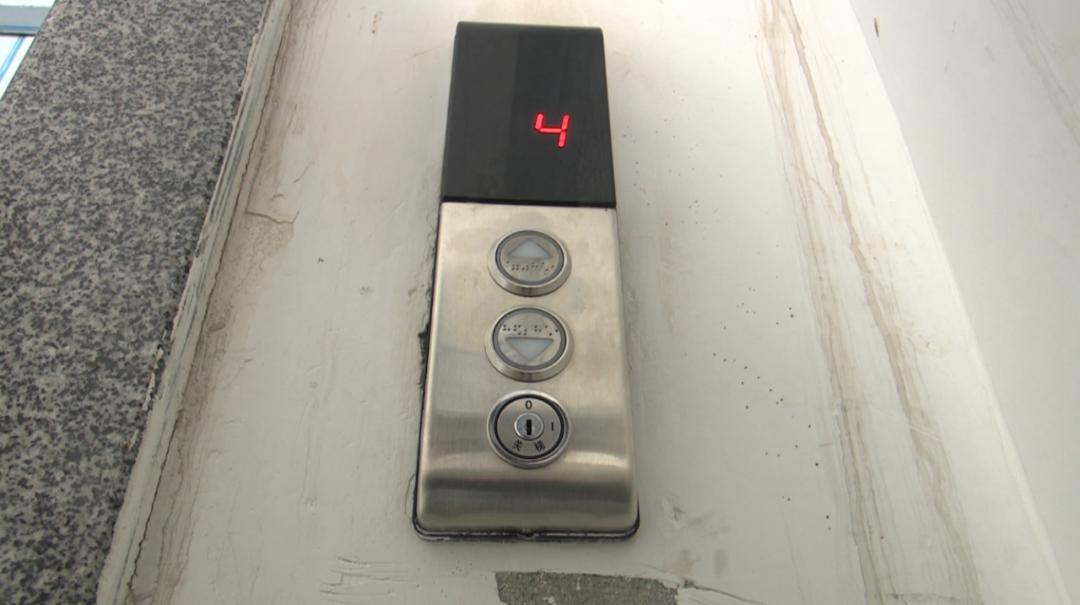 碰到下雨天用什么方法去除雨水,遇上下雨天怎么办