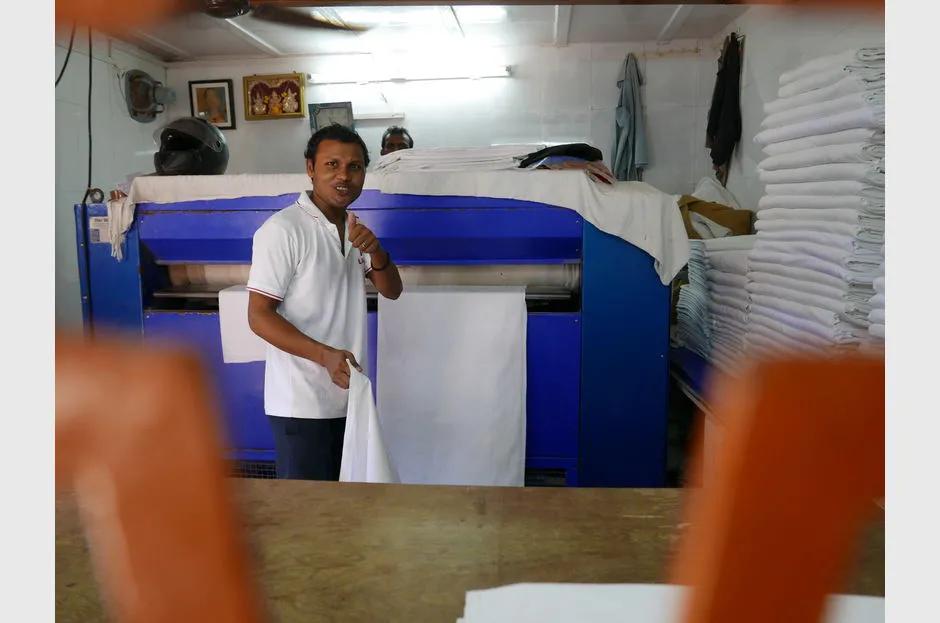 疫情失控的印度的大型洗衣场