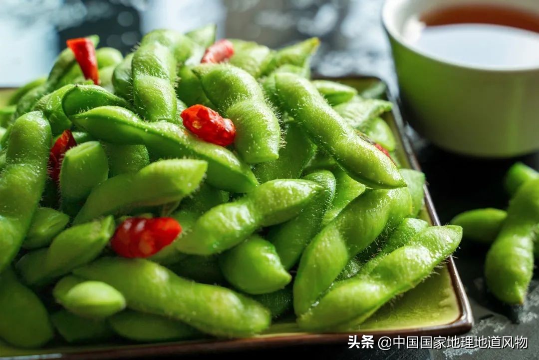 在酒缸里长大的人,泡在酒缸里的人