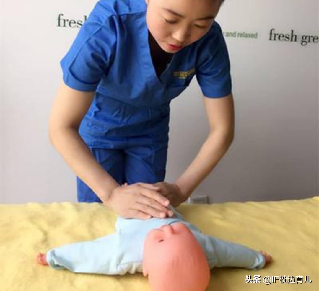 给宝宝抚触按摩的正确方法,新生儿按摩和抚触可以缓解黄疸吗