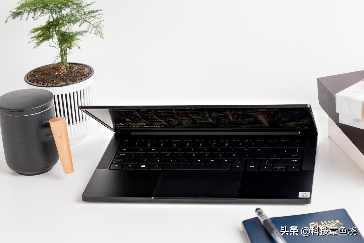 全新雷蛇灵刃13潜行版,雷蛇灵刃13潜行版尺寸