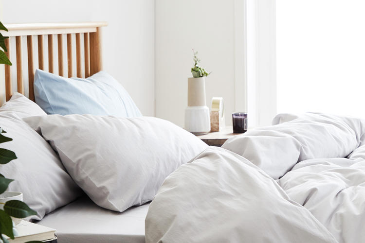 夏天适合什么样的被子和床单,夏天睡什么床品好