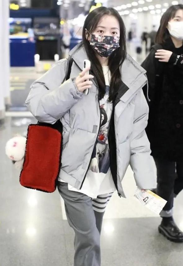 36岁张靓颖素颜照,张靓颖穿黄色外套是哪场演唱会