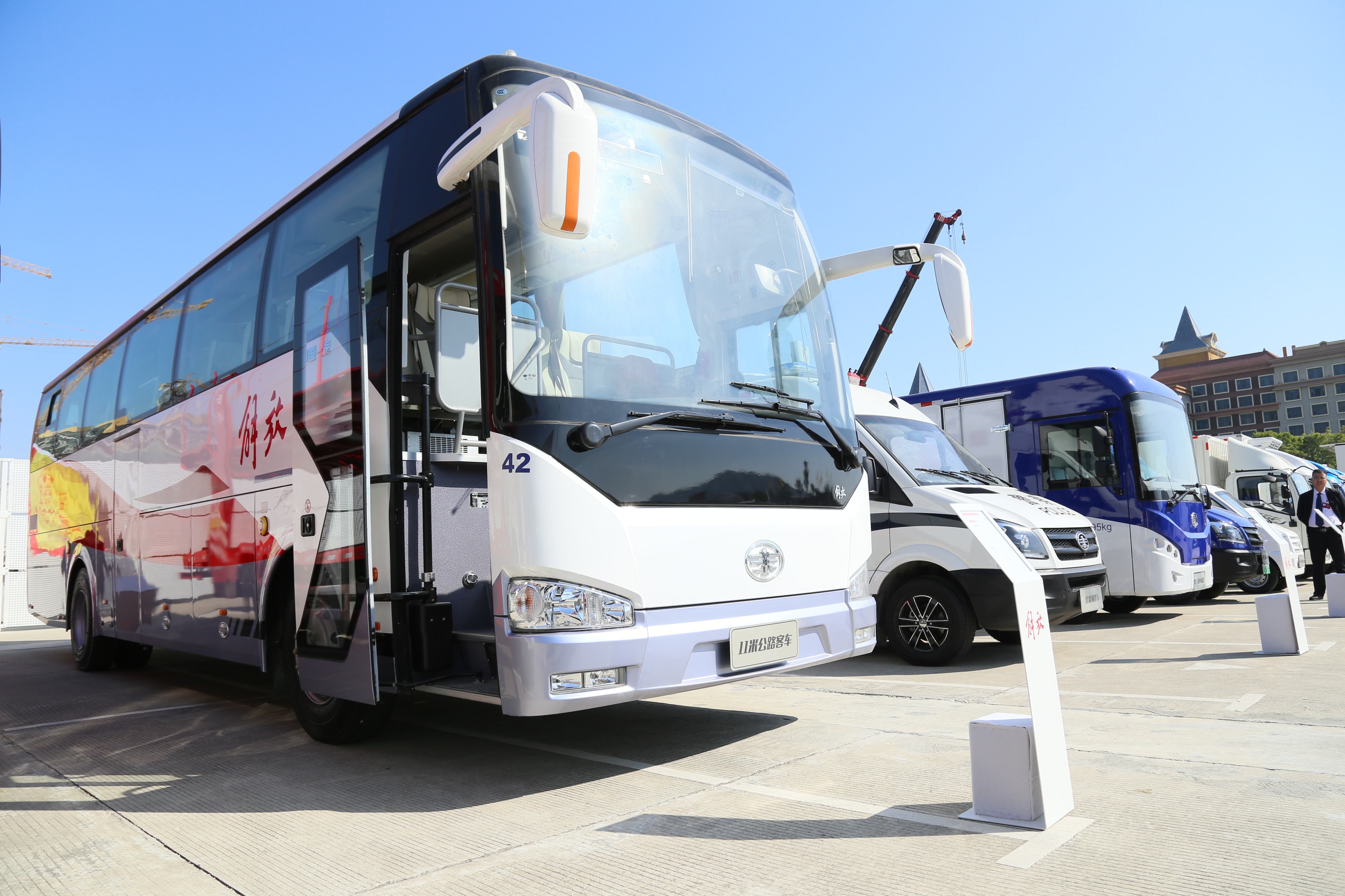 一汽解放还在生产客车吗,一汽解放智慧客车