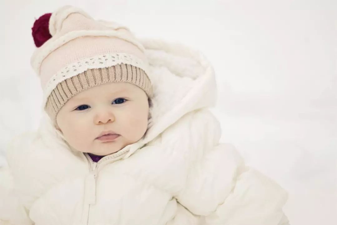 春捂秋冻冷热交替如何保护孩子,冷会让宝宝起湿疹吗