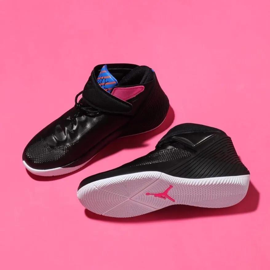 国外版球鞋比国内版便宜,得物球鞋国内版和国外版的区别