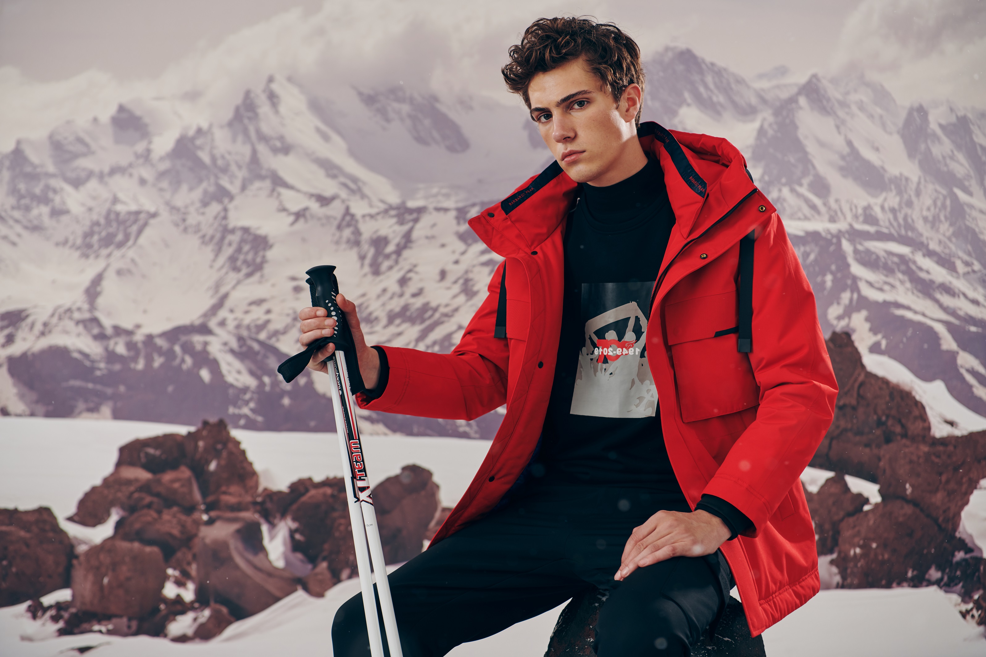 比较俗的粉色长款羽绒服怎么穿,羽绒服这样穿居然潮爆了