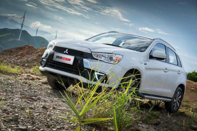 劲炫驾驶视频,三菱劲炫驾驶座位调节视频