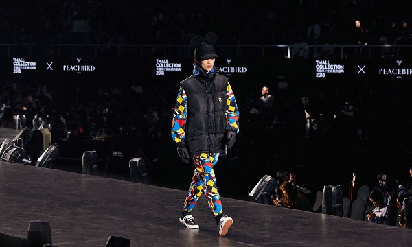 太平鸟联名系列火热更新中,太平鸟国潮好不好