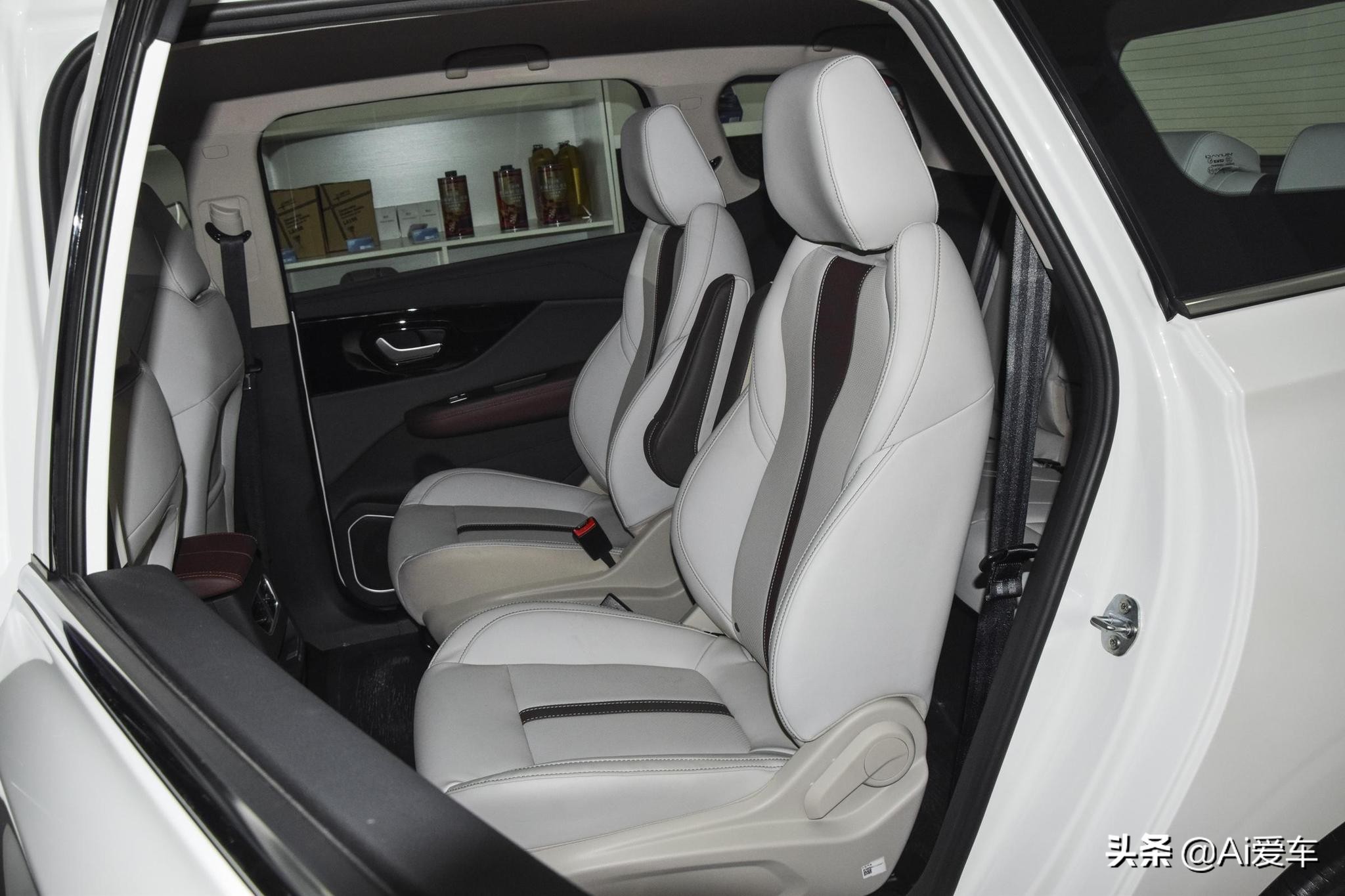 远志m1新能源七座空间如何,远志m12021款7座长续航行政版