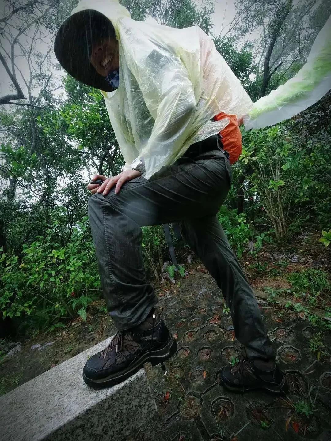 跑向沙9|哈工大沙9马峦山负重训练