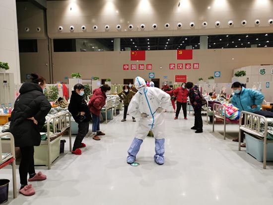 球王马拉多纳逝世经典回顾,球王马拉多纳上帝之手重放