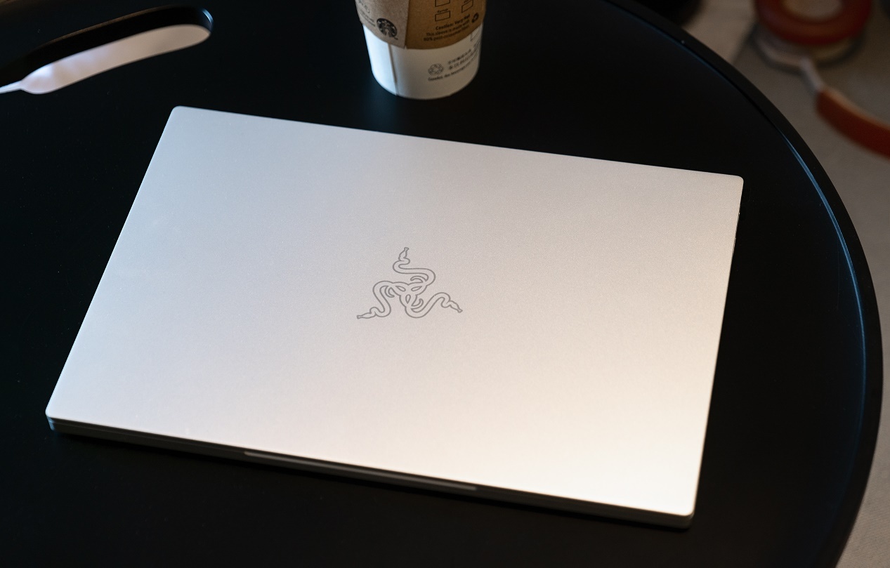 雷蛇灵刃15水银版续航,雷蛇灵刃1060标准版评测