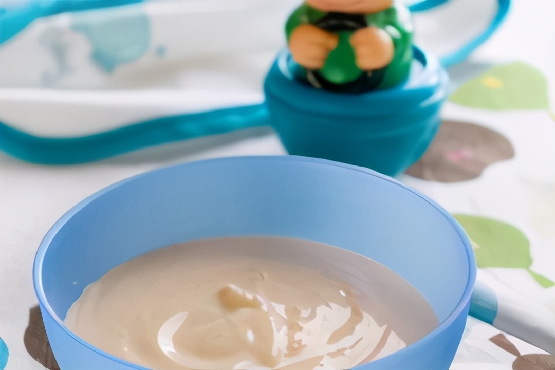 宝宝看似简单的吃米粉，有四个常见误区，你犯过几个？