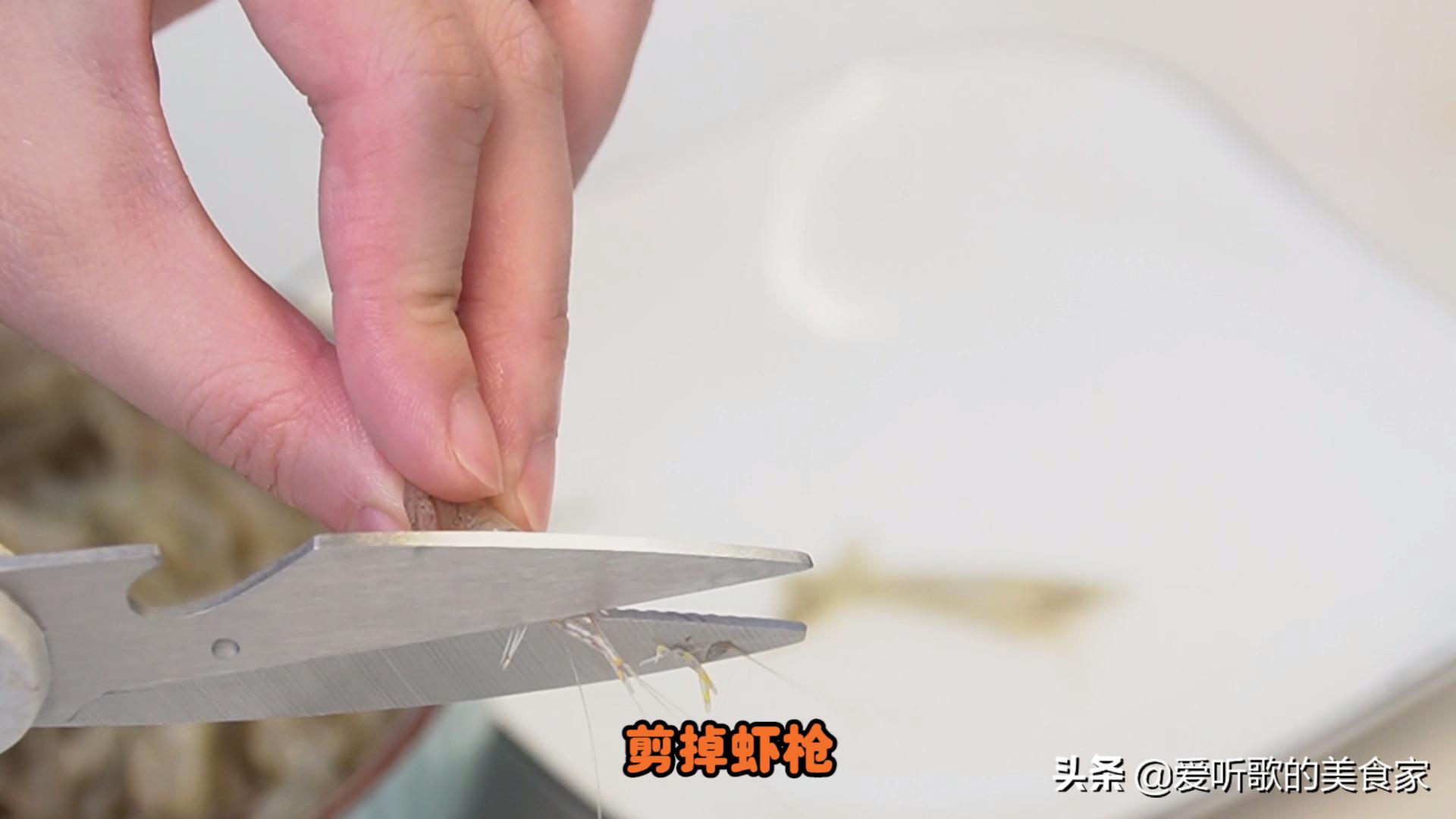 青椒土豆丝拌面配油爆小河虾,油爆过的小河虾怎么做才最好吃