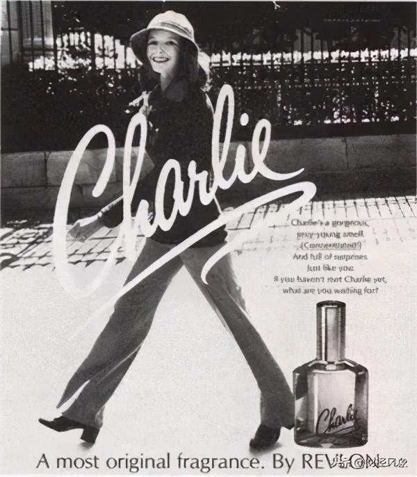 露华浓彩妆测评,露华浓黑管225和红管225的区别