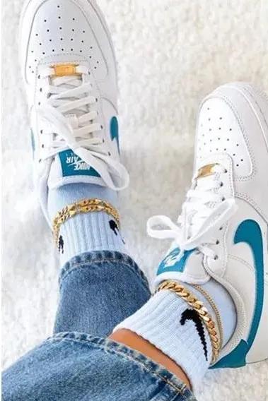 周杰伦球鞋配色,邓紫棋周杰伦同款球鞋