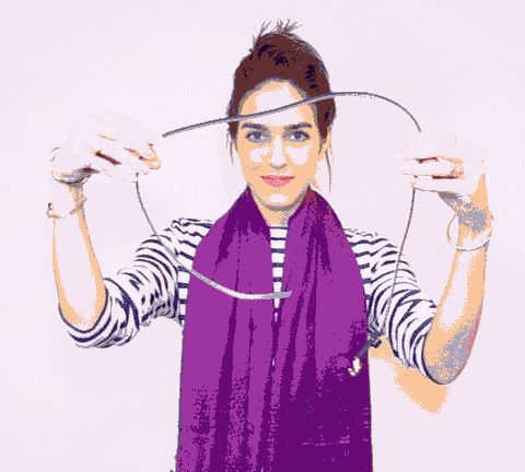 穿大衣怎么系围巾才好看又保暖,有帽子的大衣怎么系围巾