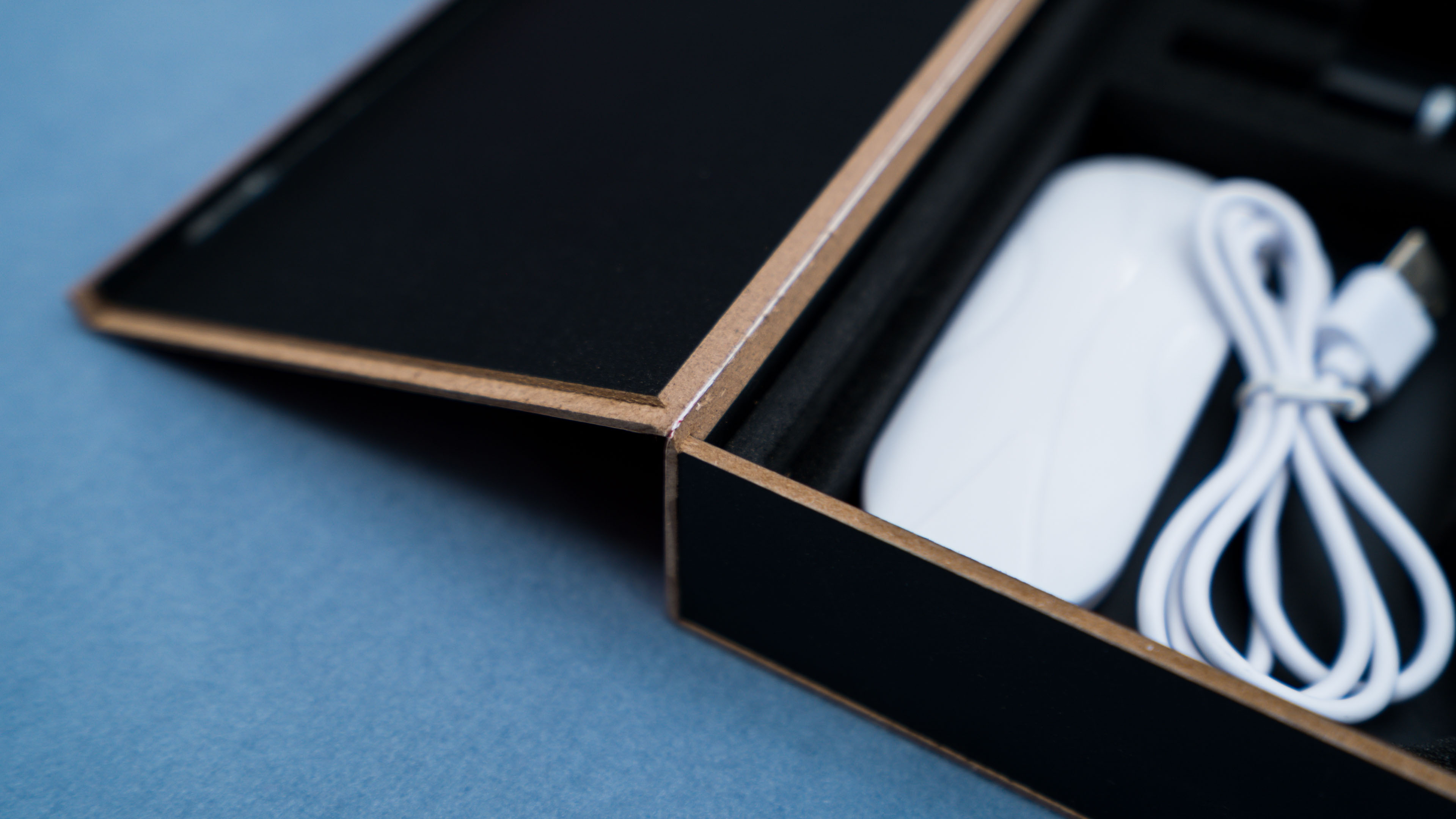 曲面屏贴钢化膜为什么用紫外线,曲面屏贴钢化膜用什么胶水