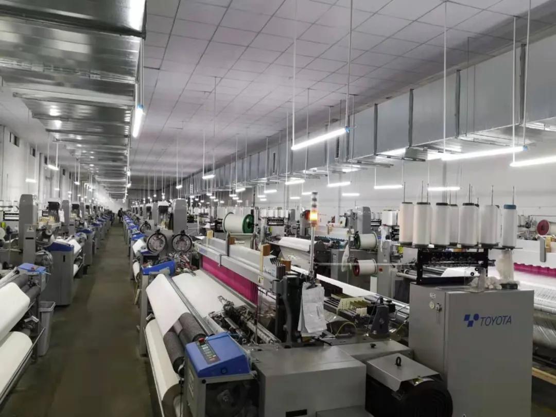 外贸行业跌入“冰点”，印染厂工人被迫轮休，企业发生活费养工人