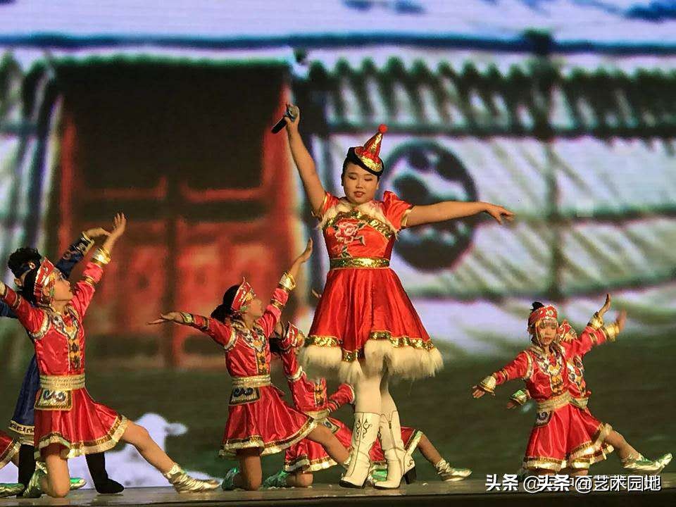 演员萨日娜年轻照片,萨日娜歌曲完整版