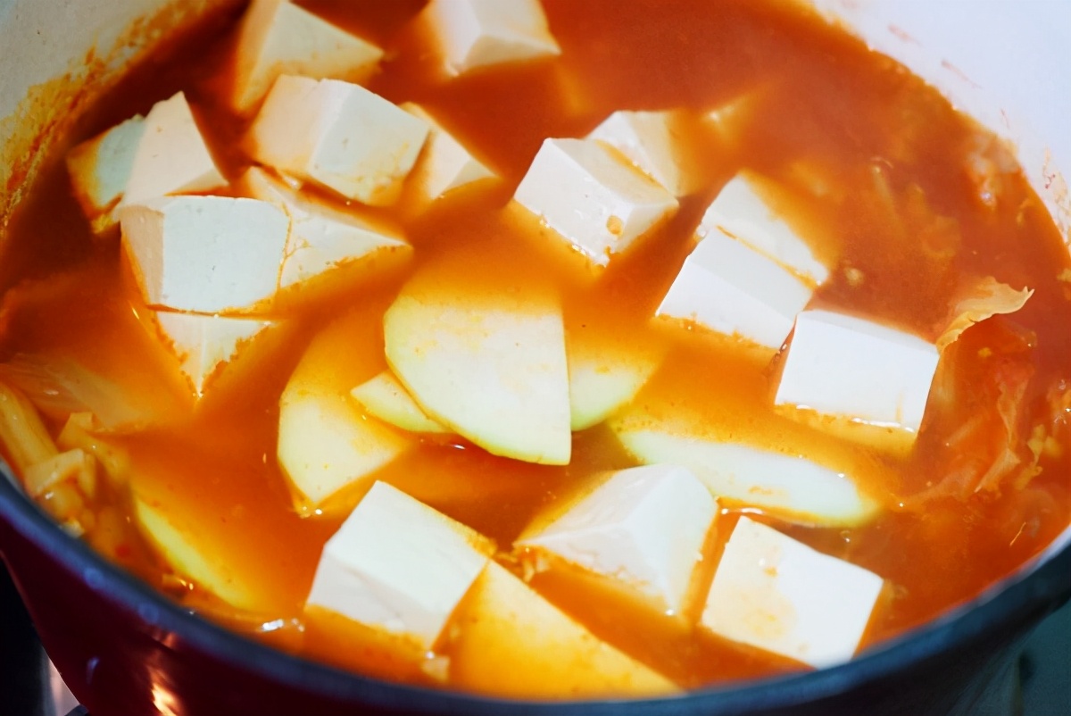 大酱汤放辣白菜,辣白菜和韩国拌饭酱