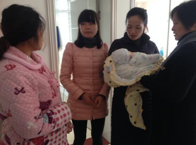 41岁女星怀孕难产,35岁女明星剖4胎