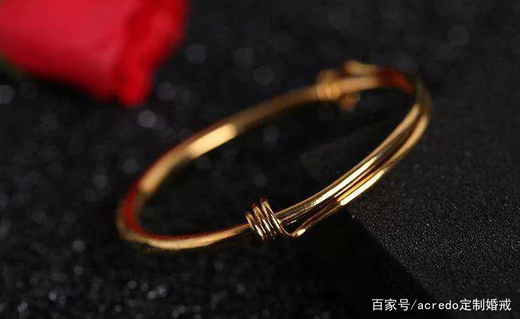 黄金贵彩金也会变贵吗,为什么彩金戴着戴着变色了