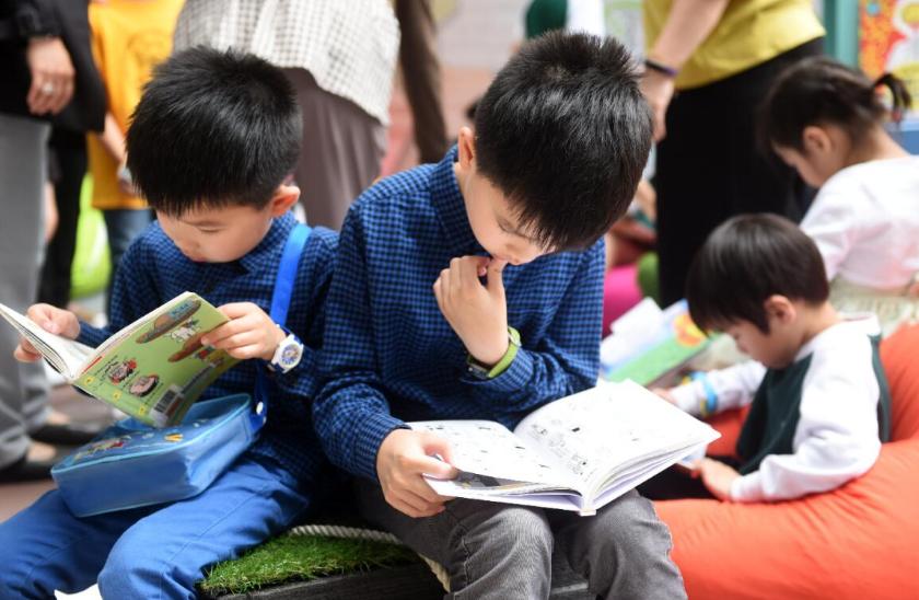 小学生作文《我的小姨》走红，文章先扬后抑，使人哭笑不得