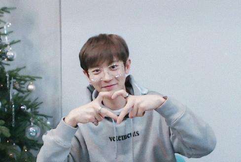 iwillalwaysloveyou边伯贤朴灿烈,朴灿烈边伯贤虎牙直播对比