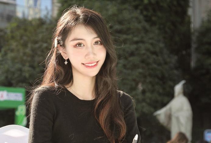 华师大理科学姐，获得“世界小姐”中国冠军，曾隐瞒父母参加艺考