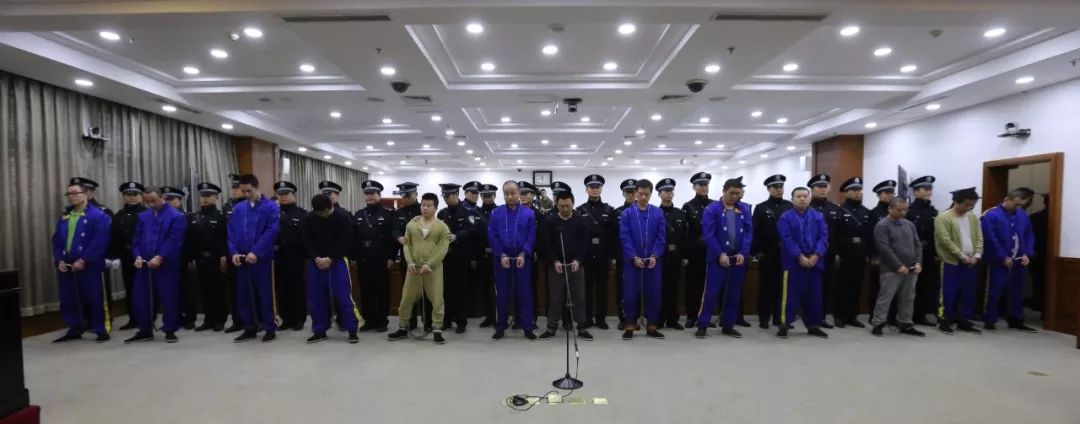 造成被害人或亲属实施自杀行为！7起涉黑恶势力犯罪案件，46人被集中宣判！