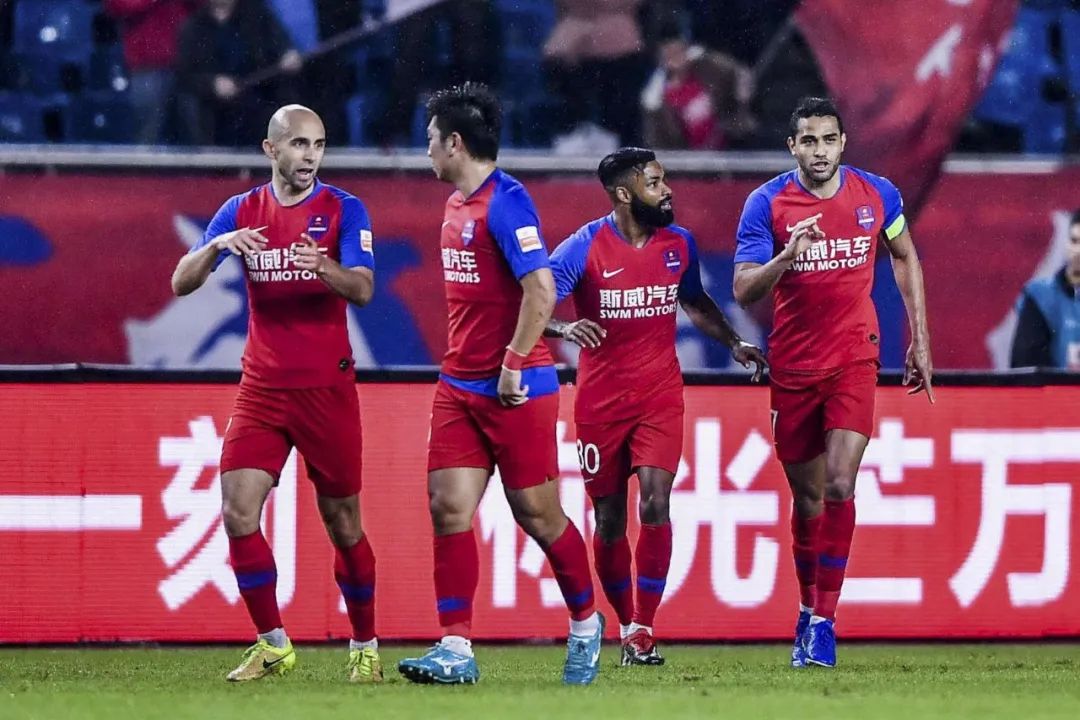 别睡啦,快醒醒,起来看中超啦